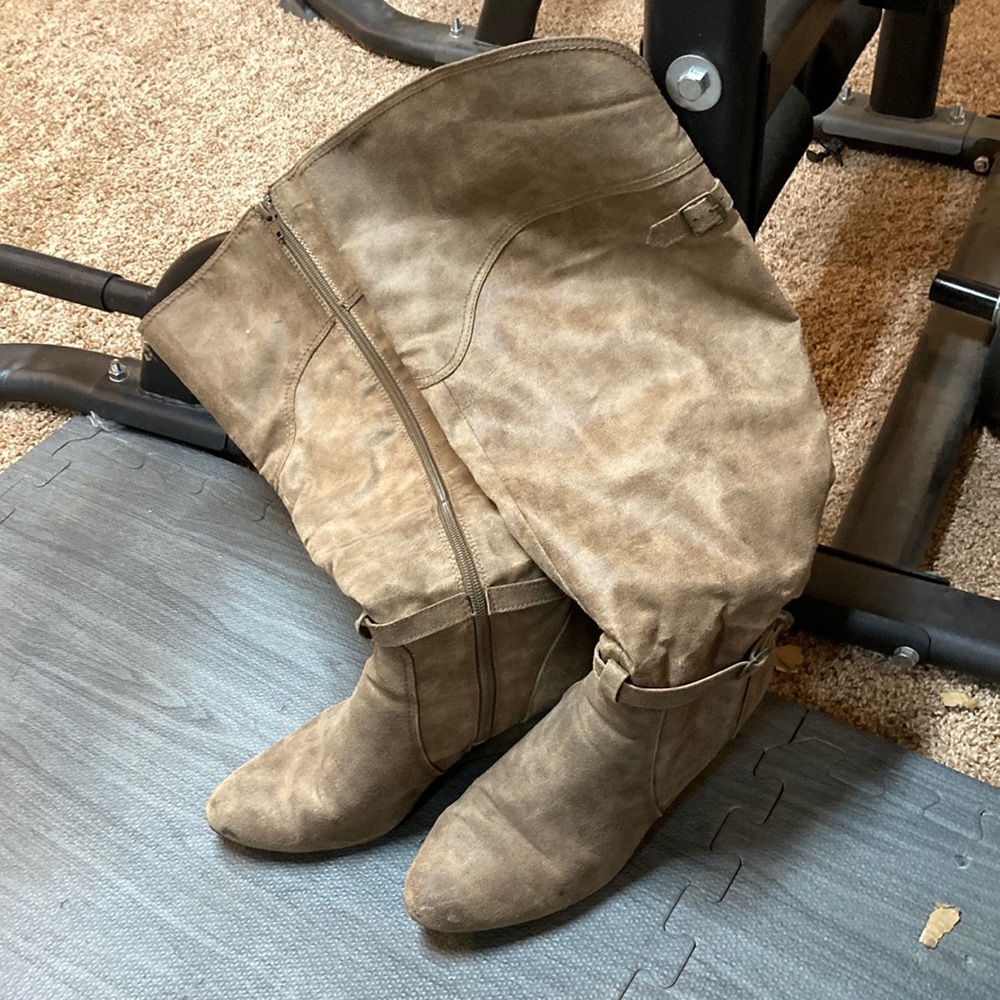 Over the knee suede style boots. Zip up side